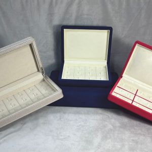 COFRES, BANDEJAS E INTERIORES